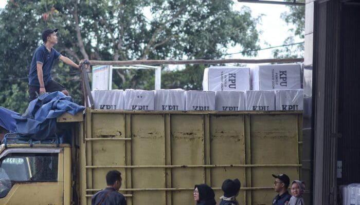 Gunakan 28 Truk, Hari Ini KPU Babar Distribusikan Logistik Pemilu