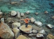 Foto salah satu wisatawan yang sedang menikmati keindahan Pantai Turun Aban. (Foto/Fierly).