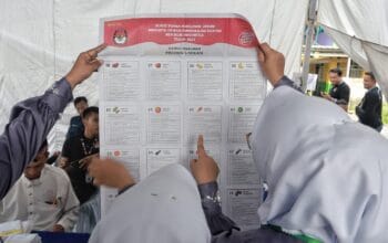 Foto simulasi pencoblosan di Kantor KPU Babar, Minggu (24/12/2024).