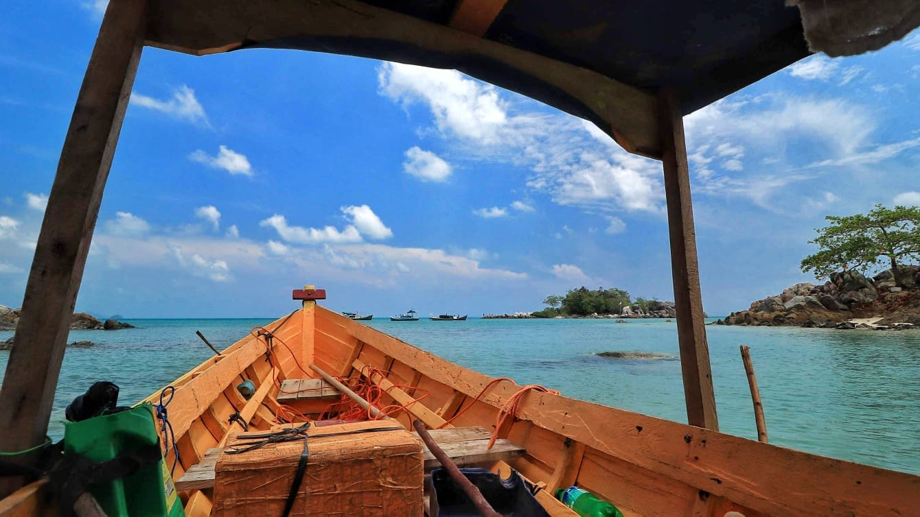 Kumpulan Foto Pantai Bio, Wisata Bahari Tersembunyi di Pulau Bangka ...