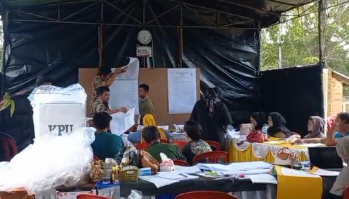 Penghitungan Suara Masih Berlangsung di TPS 15 Desa Belo Laut Hingga Pagi Kamis
