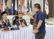 Rapat Pleno Kabupaten Babar Panas, Ketua DPD Golkar Marahi Ketua KPU Babar