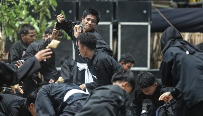 Ribuan Masyarakat Padati Perayaan Festival Perang Ketupat 2024