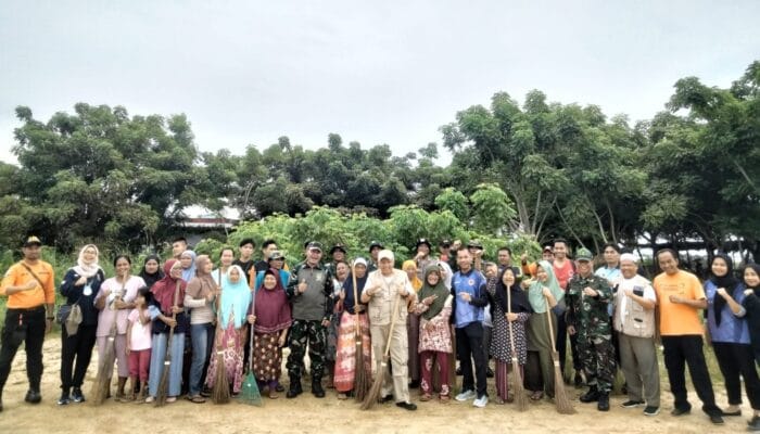 Sambut Ramadan, Forkopimda Bangka Barat Gotong Royong Bersama Warga Kampung Limbung