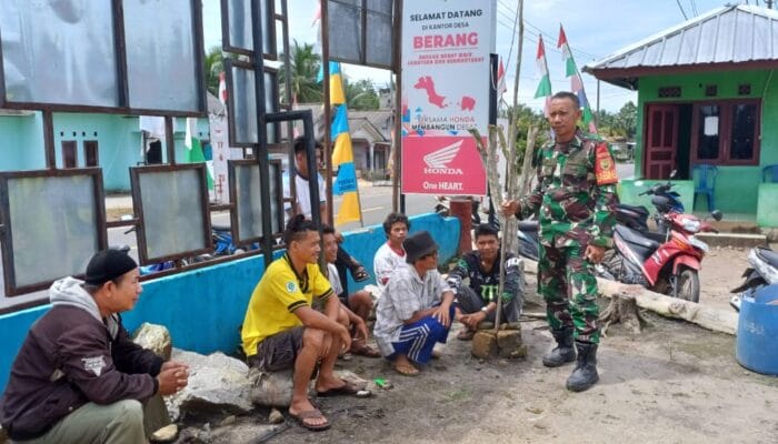 Babinsa Koramil 431-02/Mentok Ajak Warga Desa Berang Bersama Menjaga Kesucian Bulan Puasa Ramadan 1445 H