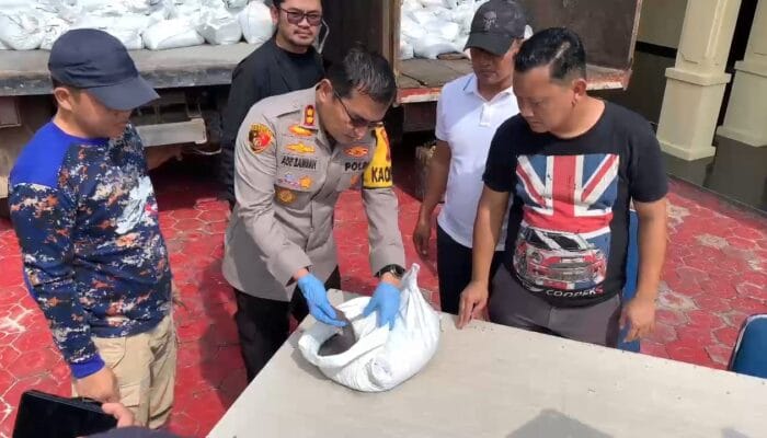 Tim Gabungan Polres Babar Gagalkan Penyelundupan 273 Karung Timah