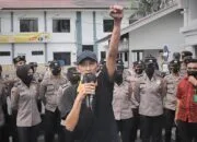 Ketika Kelapa Terbelah, Bajing dan Tikus Bersorak-sorai