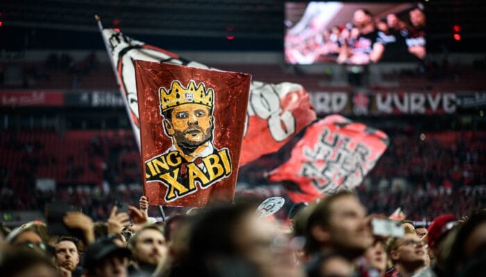 Xabi Alonso Persembahkan Trofi Bundesliga Perdana untuk Bayern Leverkusen