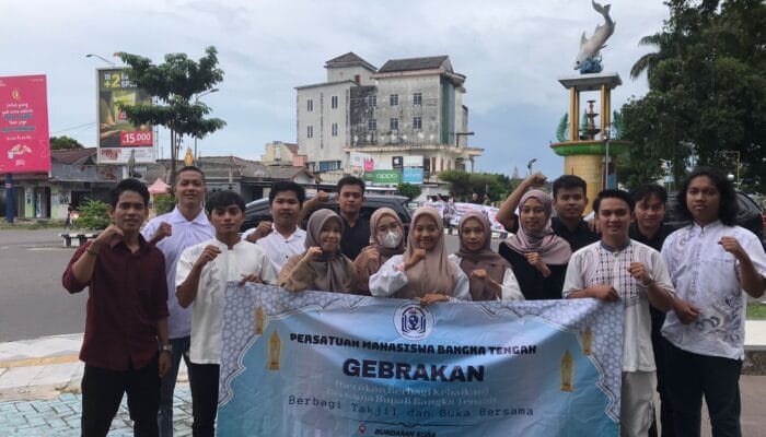 PMBT Berbagi Kebaikan Ramadan di Bundaran Kota Koba