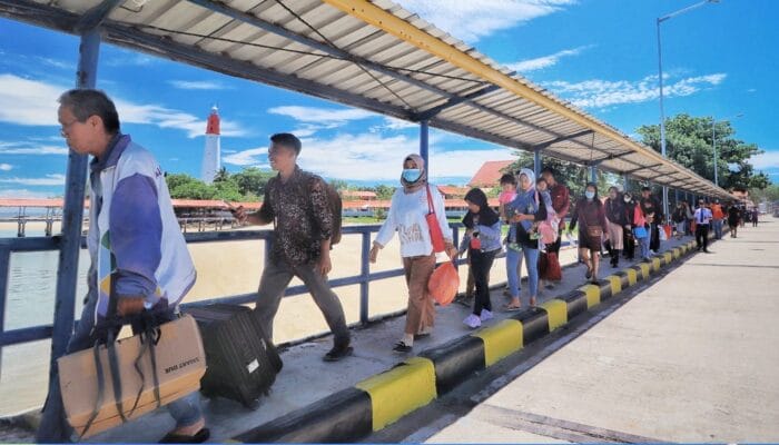 Jadwal Kapal Penyeberangan Tanjung Api-Api–Tanjung Kalian