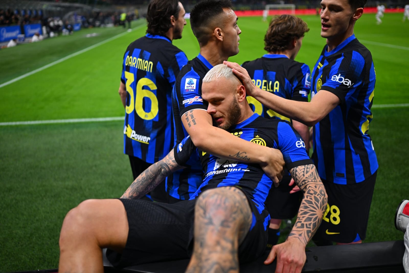 Pemain Inter Milan saat merayakan gol. Foto: Twitter/ Inter
