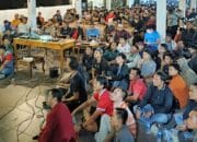 Antusias, Ratusan Warga Nobar Timnas di Rumah Dinas Bupati Babar