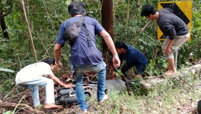 Diduga Alami Rem Blong, Wisatawan Bukit Menumbing Tewas Terperosok ke Jurang 