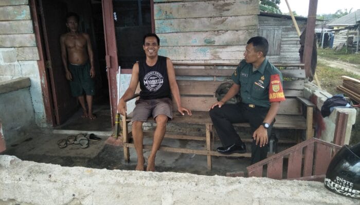 Sertu Suryadi Datangi Warga Binaannya, Pererat Komunikasi Sosial