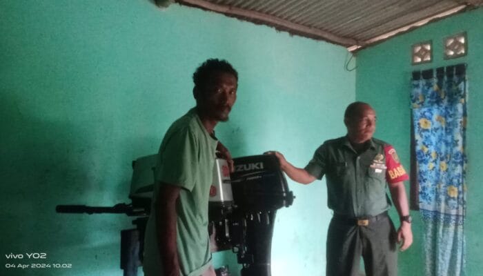 Komsos di Desa Pebuar, Babinsa Koramil 431-01/ Jebus Dengar Curhat Warganya