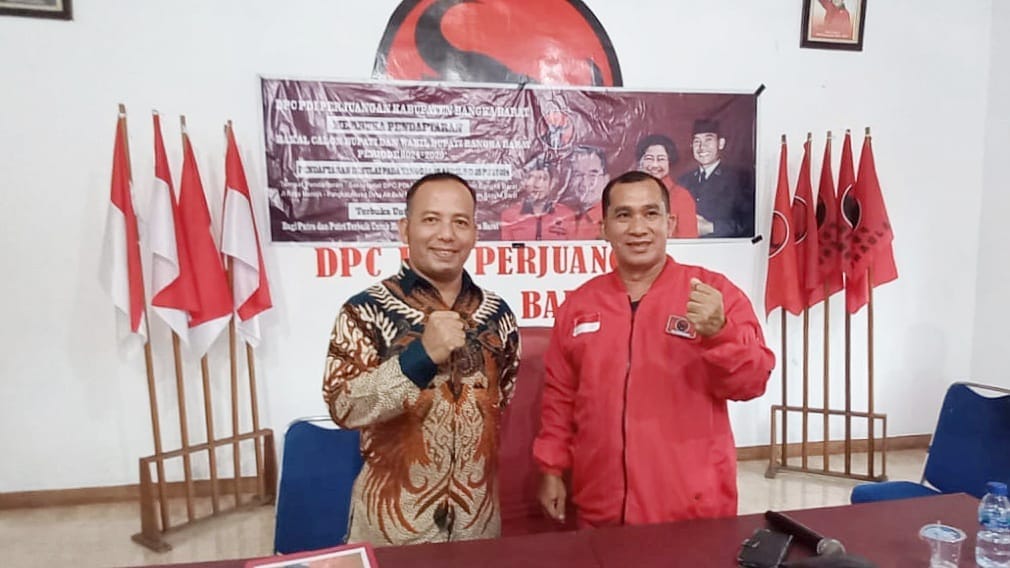 Mansah saat berada di Kantor DPC PDIP Kabupaten Bangka Barat.