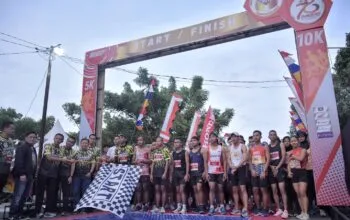 (Kumpulan Foto) Ribuan Peserta Ikuti Bhayangkara Run dan Gerobakan Festival 2024 di Pantai Batu Rakit Mentok