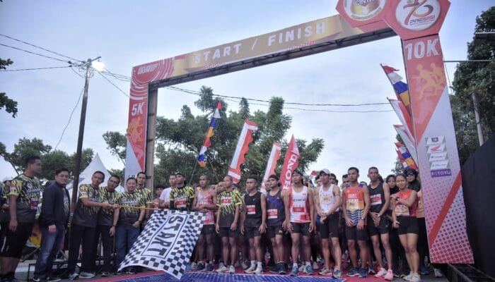 (Kumpulan Foto) Ribuan Peserta Ikuti Bhayangkara Run dan Gerobakan Festival 2024 di Pantai Batu Rakit Mentok