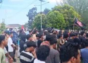 Lebih Besar Pasak dari Tiang