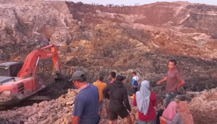 Sebanyak Empat Penambang Tertimbun Tanah, Dua Orang Belum Ditemukan