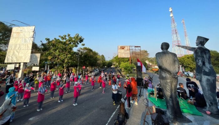 Ribuan Warga Meriahkan Car Free Day di Tugu Soekarno: Olahraga, Hiburan dan Kuliner Bersatu