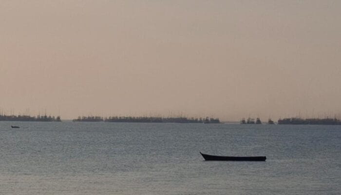 Meski Telan Korban Jiwa, Ratusan Ponton Ilegal di Perairan Belembang Tetap Beroperasi