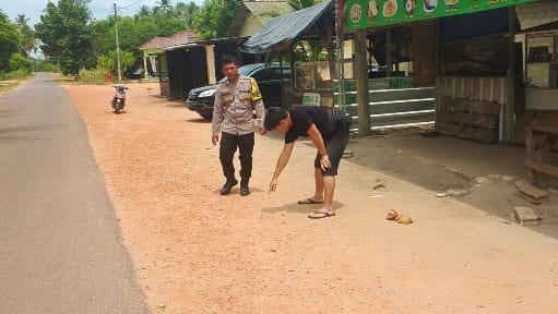 Petugas saat mendatangi lokasi kejadian. Foto: Istimewa.