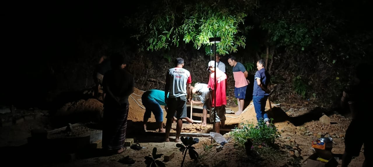 Pemakaman jenazah Harun. Foto: Istimewa.