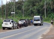 3 Mobil Terlibat Tabrakan Beruntun, Warga Bantu Evakuasi Korban dan Atur Lalu Lintas