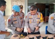 Wakapolres Bangka Barat Periksa Senjata Api Personel Hadapi Nataru