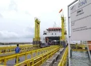 Aktivitas penyebrangan di Pelabuhan Tanjung Kalian. Foto: Sorotanbangka/ Rama.