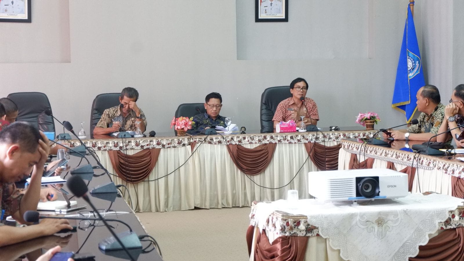 Suasana rapat pembahasan PHL. Foto: Istimewa.