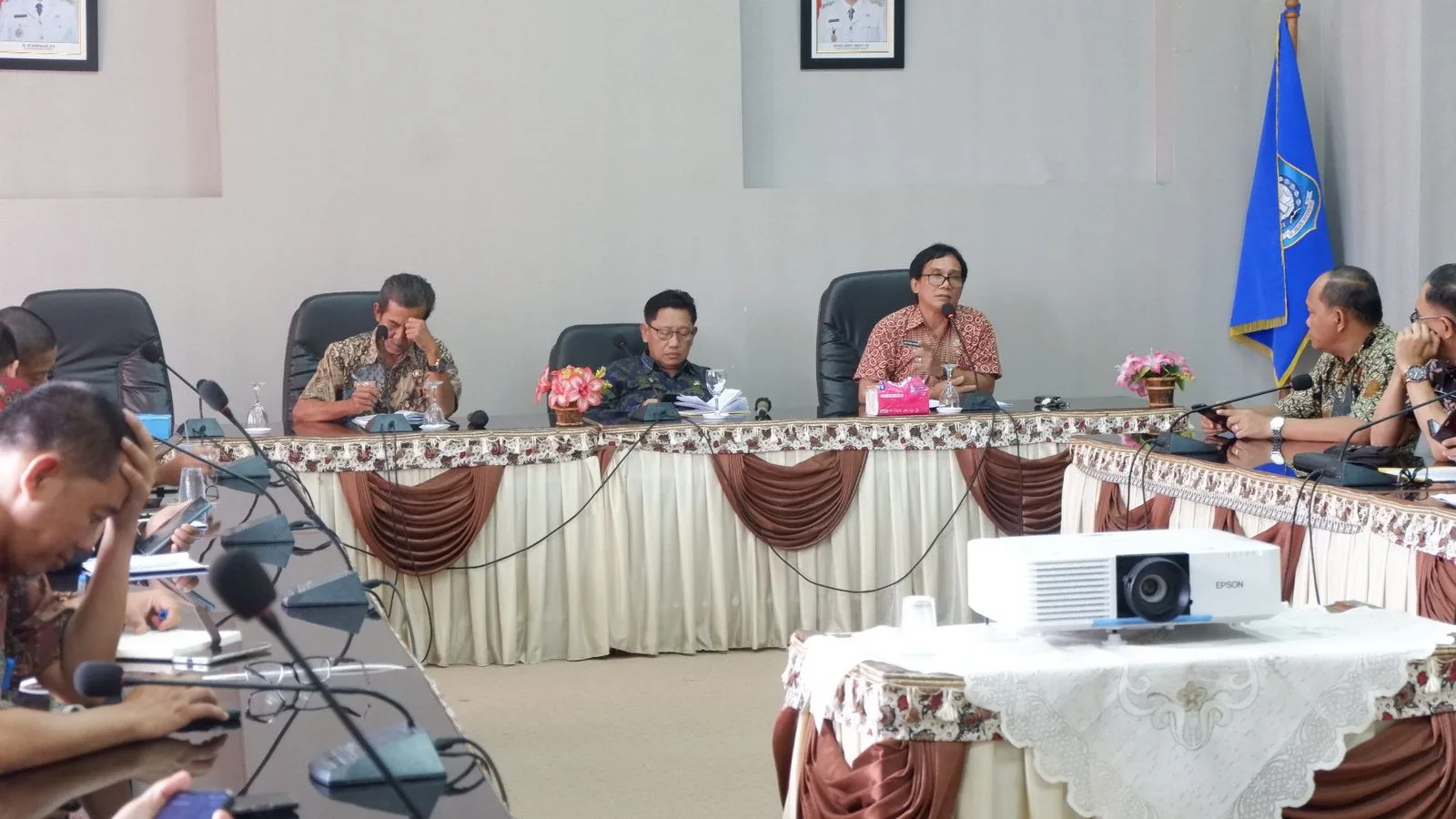 Suasana rapat pembahasan PHL. Foto: Istimewa.