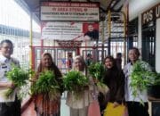 Rutan Kelas IIB Mentok Bagikan Hasil Kebun Warga Binaan ke Masyarakat
