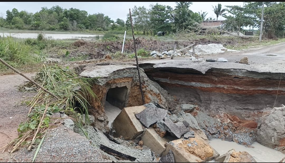 Akses jalan putus. Foto: Sorotanbangka.