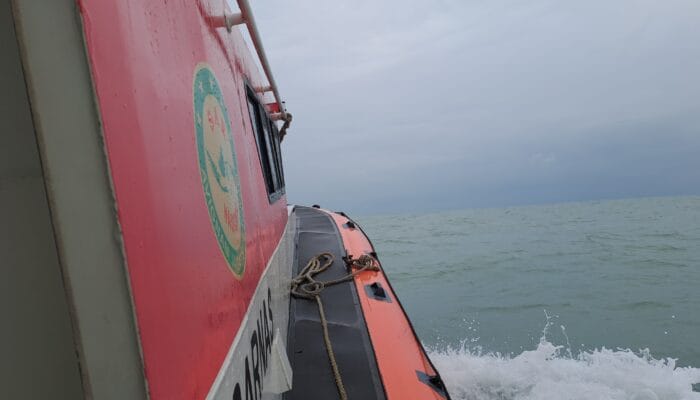 Kapal Pengangkut Ikan Tenggelam di Perairan Bangka, Basarnas Lakukan Evakuasi ABK