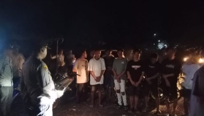 Petugas Razia Tempat Tongkrongan Remaja di Parittiga, 27 Orang Dapat Pembinaan