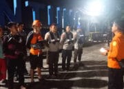 Tim Gabungan Evakuasi ABK KIP Satria Anugerah yang Alami Kebocoran Kapal di Teluk Kelabat