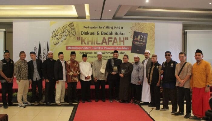 Buku Khilafah: Buku Baru Isi Lama