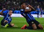 Denzel Dumfries dan Lautaro saat merayakan gol. Foto: X Inter.