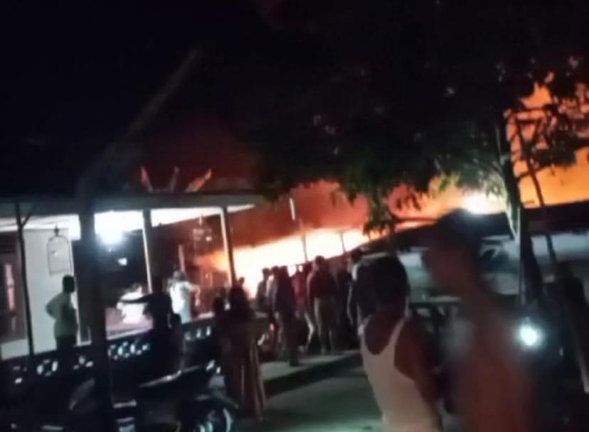 Kebakaran warung di Parittiga. Foto: Istimewa.