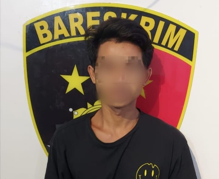 Pelaku pembacokan saat diamankan polisi. Foto: Istimewa.