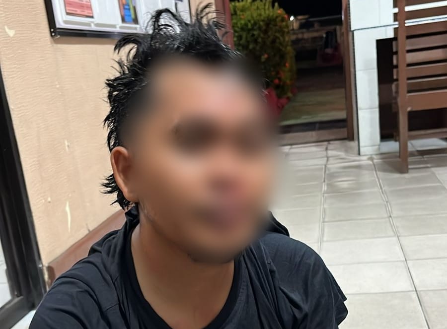 Pelaku saat diamankan di Mapolres Bangka Barat. Foto: Istimewa.
