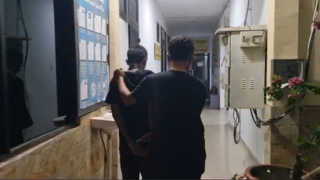 R saat diamankan Polisi. Foto: Istimewa.