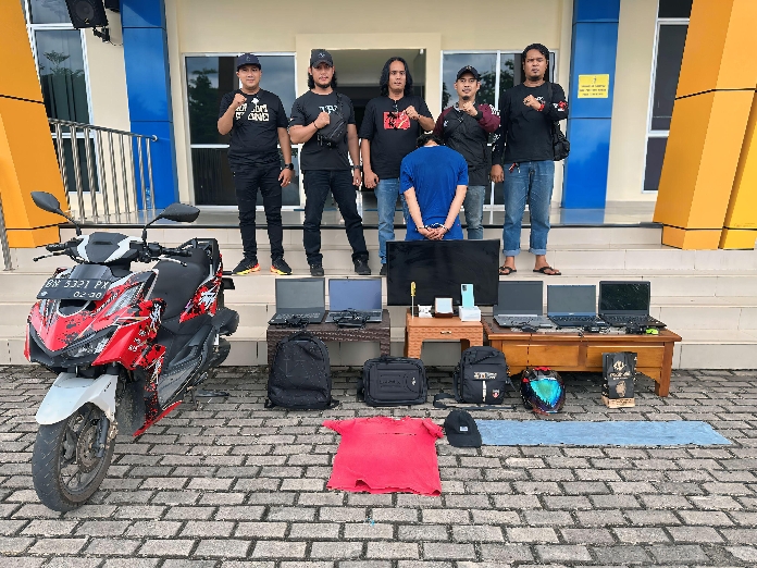 Sulaiman alias Acu saat diamankan polisi. Foto: Istimewa.