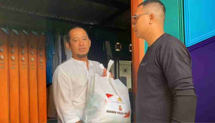 MW KAHMI dan Polda Babel Salurkan Bantuan Paket Sembako