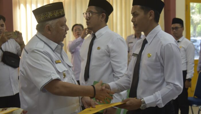 Sukirman Serahkan SK bagi 29 CPNS Bangka Barat