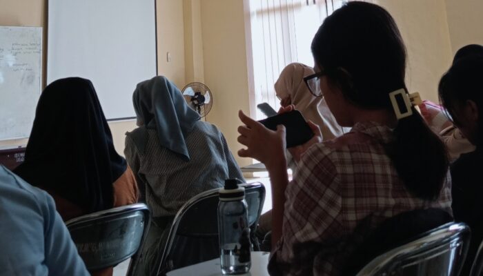 Mahasiswa Harus Kritis dan Meminimalkan Penggunaan AI