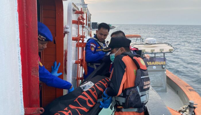 Basarnas Evakuasi Jenazah Nakhoda TB Bening III