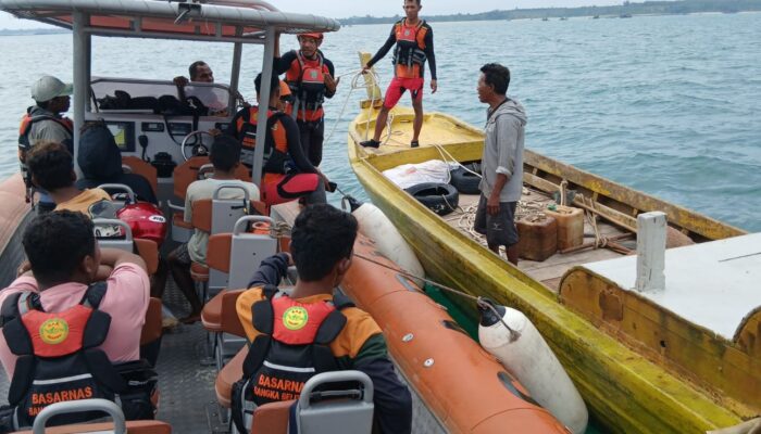 Tim Gabungan Evakuasi 2 Nelayan Mentok yang Dikabarkan Hilang